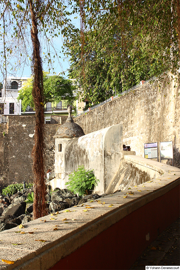 Garita frente a la puerta antigua Del Viejo San Juan